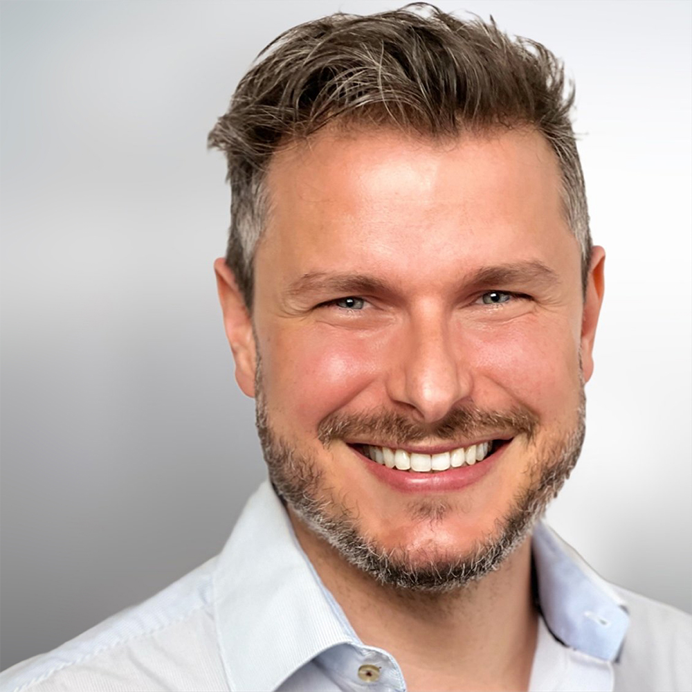 Dr. Alex Dumitrescu